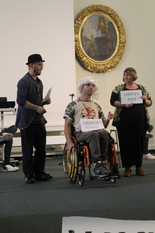 Max, Jens und Anne als Laertes und Ophelia